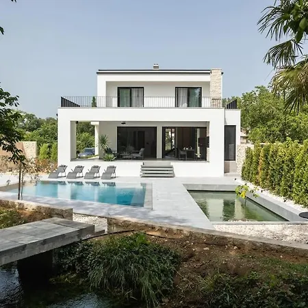 V106 - With The Pool * Ljubuski