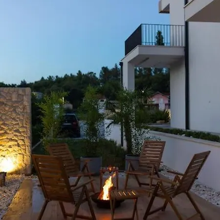 V106 - With The Pool Villa Ljubuski