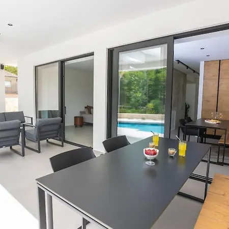 Villa V106 - With The Pool *