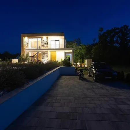 Villa V106 - With The Pool *