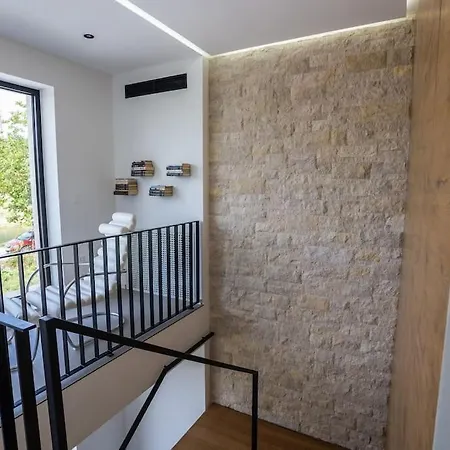 V106 - With The Pool Villa