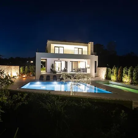 Villa V106 - With The Pool *