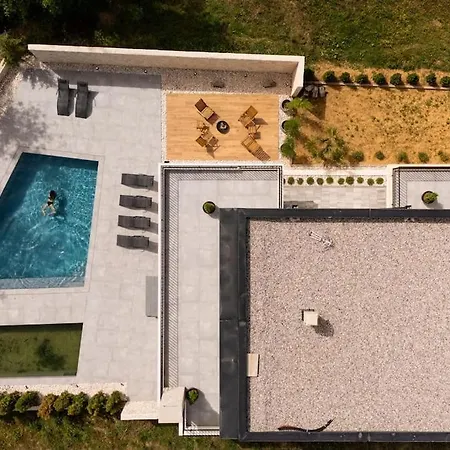 V106 - With The Pool Ljubuski